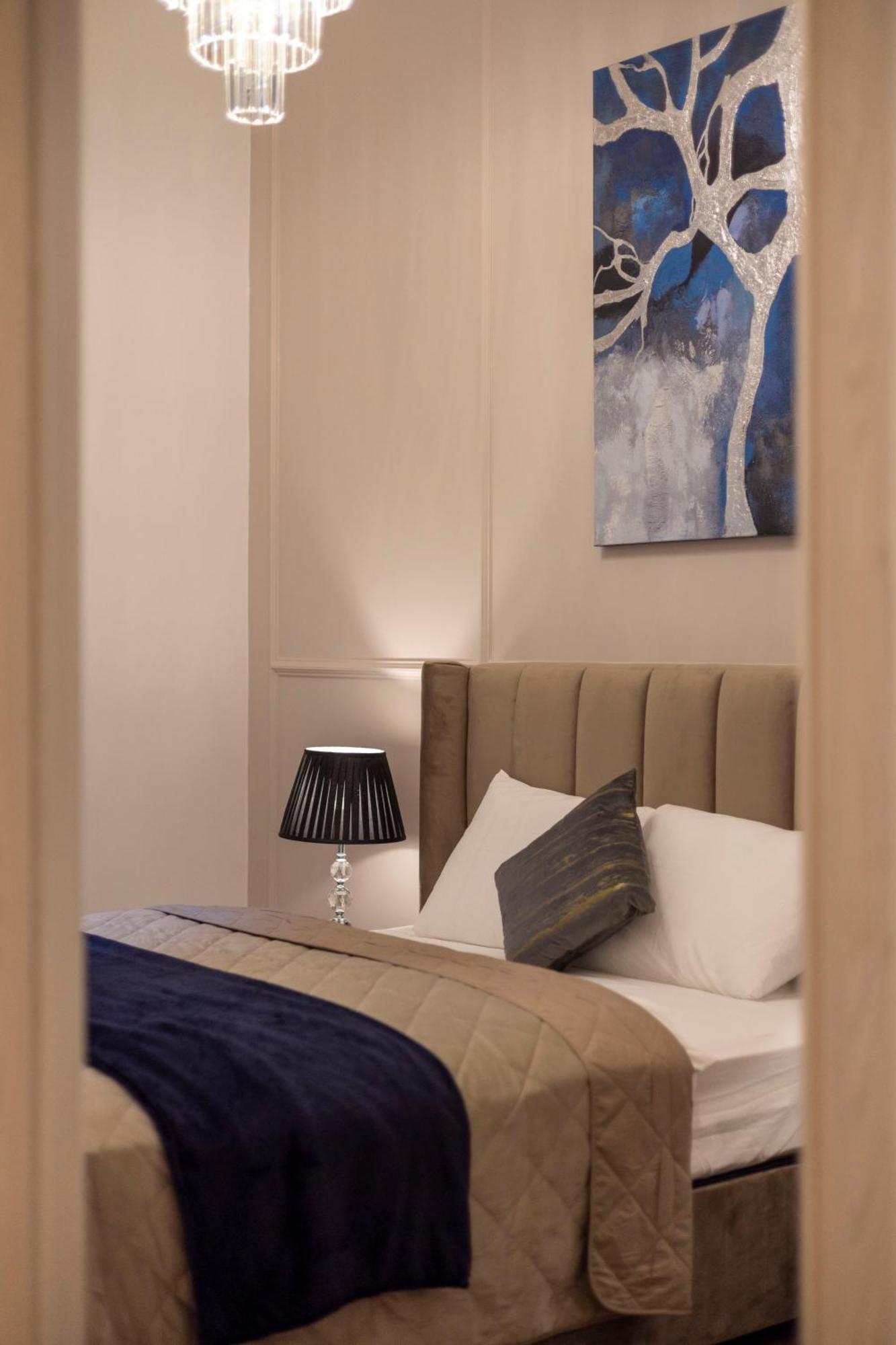 Exclusive Downtown Quentin Residence By Prestige Homes ブダペスト エクステリア 写真